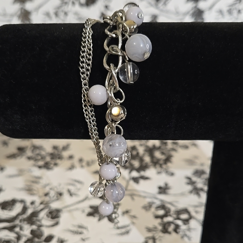 Light purple beads bracelet. Slp32